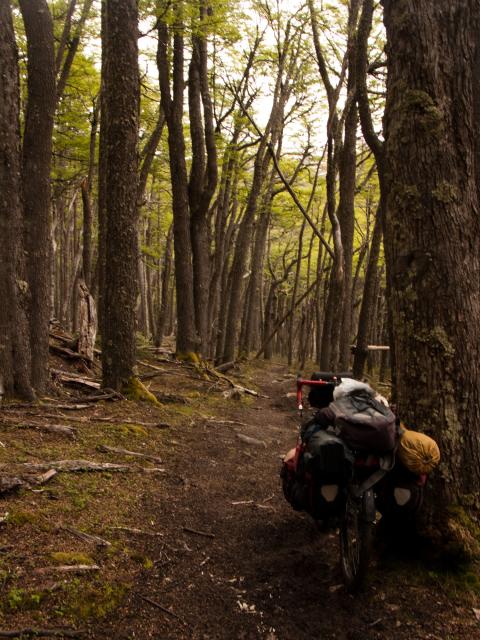 Argetina: Trail across the border to Lago del Desierto